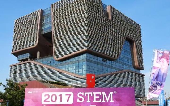 西交利物浦大学OPC封面